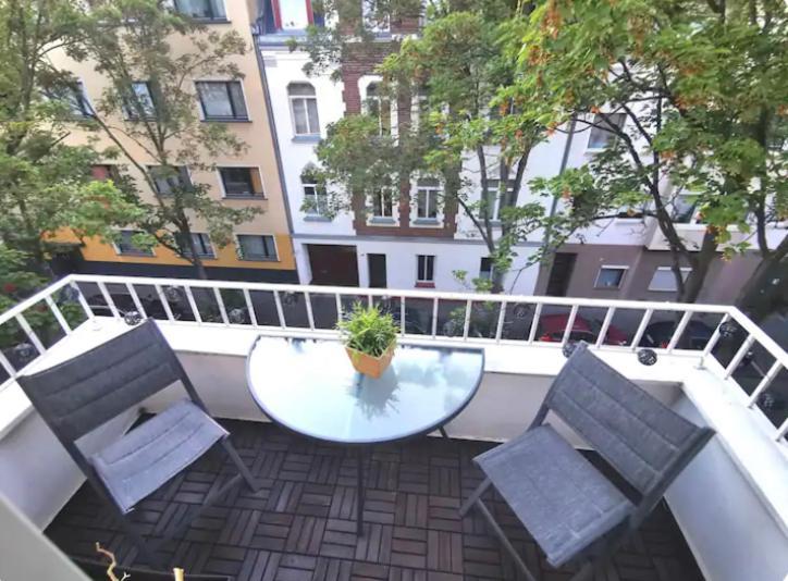 "Greensun-Homes" Messe, Flughafen Und Zentrums Nah, Ruhig, Modern, Schnelles Wlan, Balkon Und Kueche, Freies Parken, 4 Schlafplaetze Moeglich Кёльн Экстерьер фото
